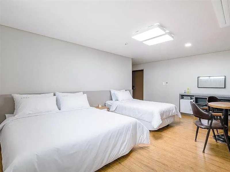 Swimeong Nolmeong Guesthouse Jeju