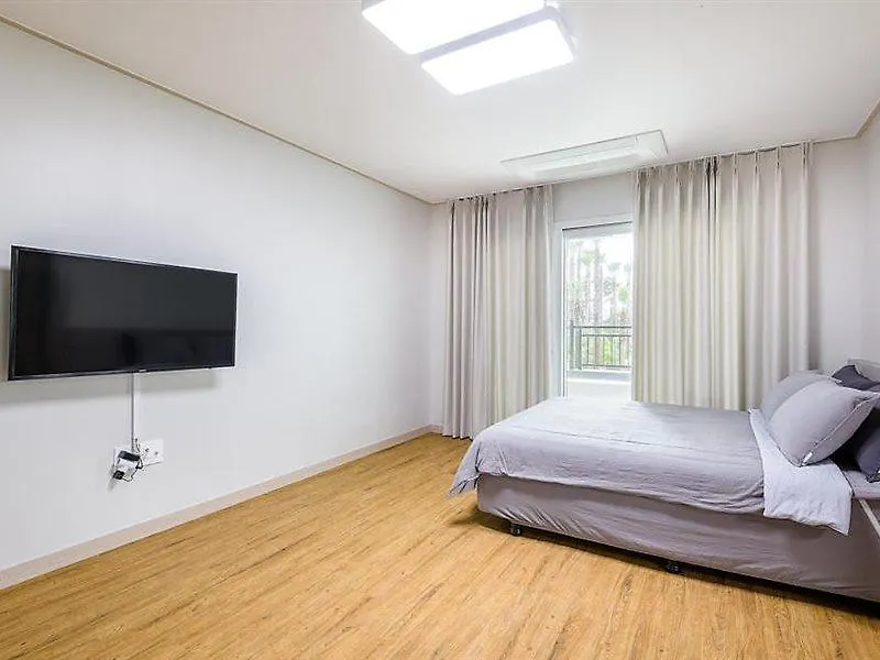 Swimeong Nolmeong Guesthouse Jeju 3*,